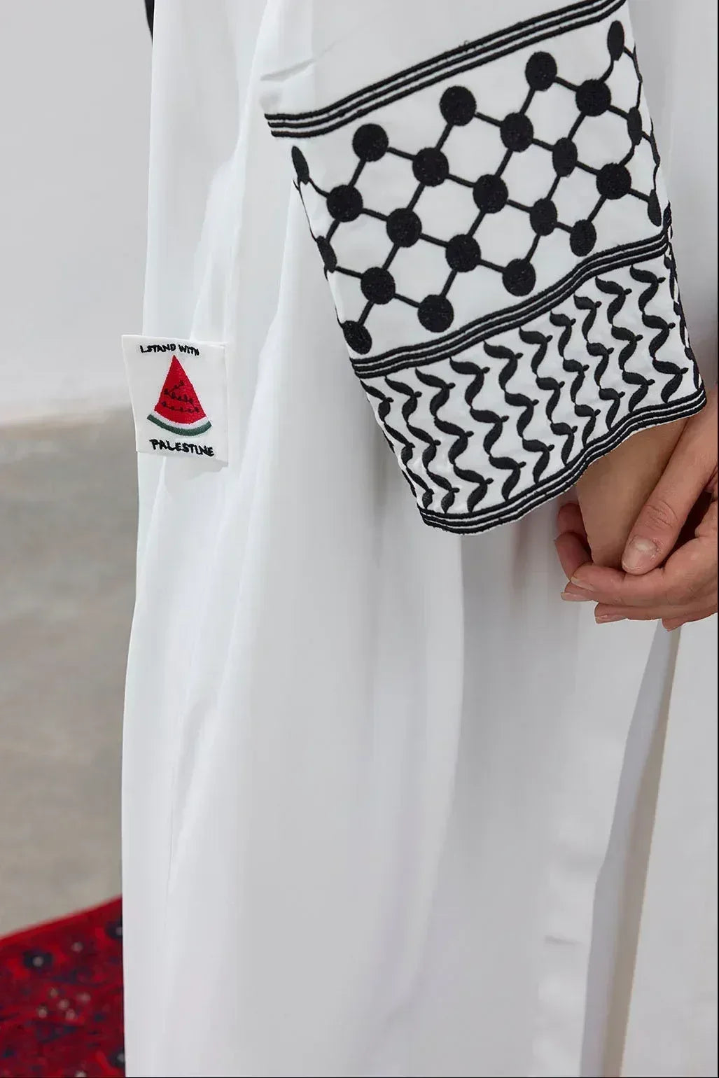 Modern Kefiye Kol Tasarımlı Nakışlı Dubai Kumaş Abaya - VIADEL Atelier