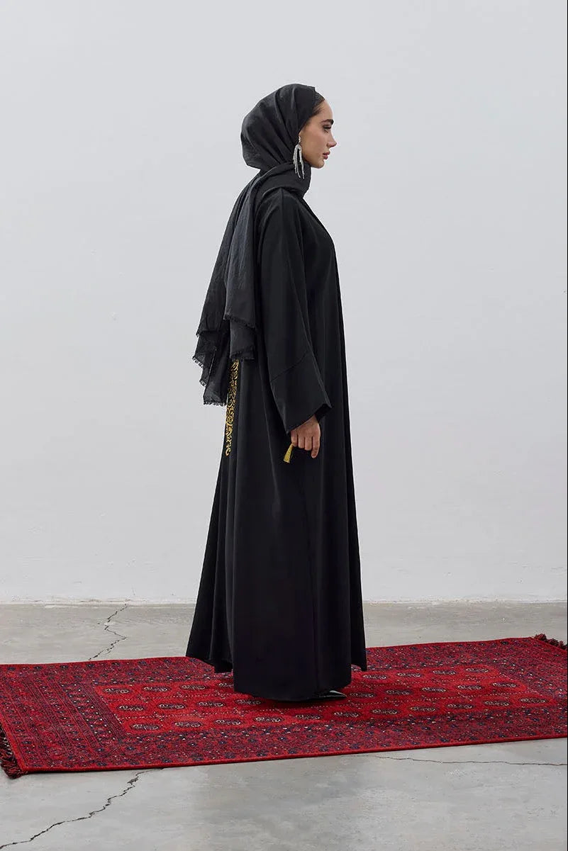 Tasarım Sırt Şehir Haritalı Nakış İşlemeli Abaya - VIADEL Atelier