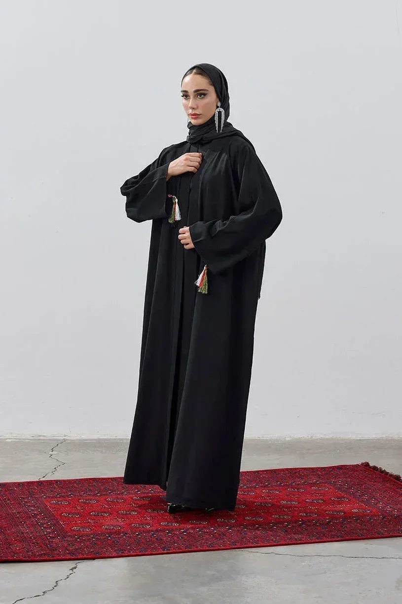 Tasarım Sırt Çiçek Motifli Nakış İşlemeli Abaya - VIADEL Atelier