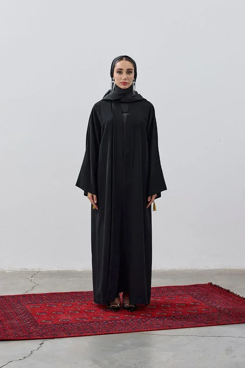 Tasarım Sırt Şehir Haritalı Nakış İşlemeli Abaya - VIADEL Atelier