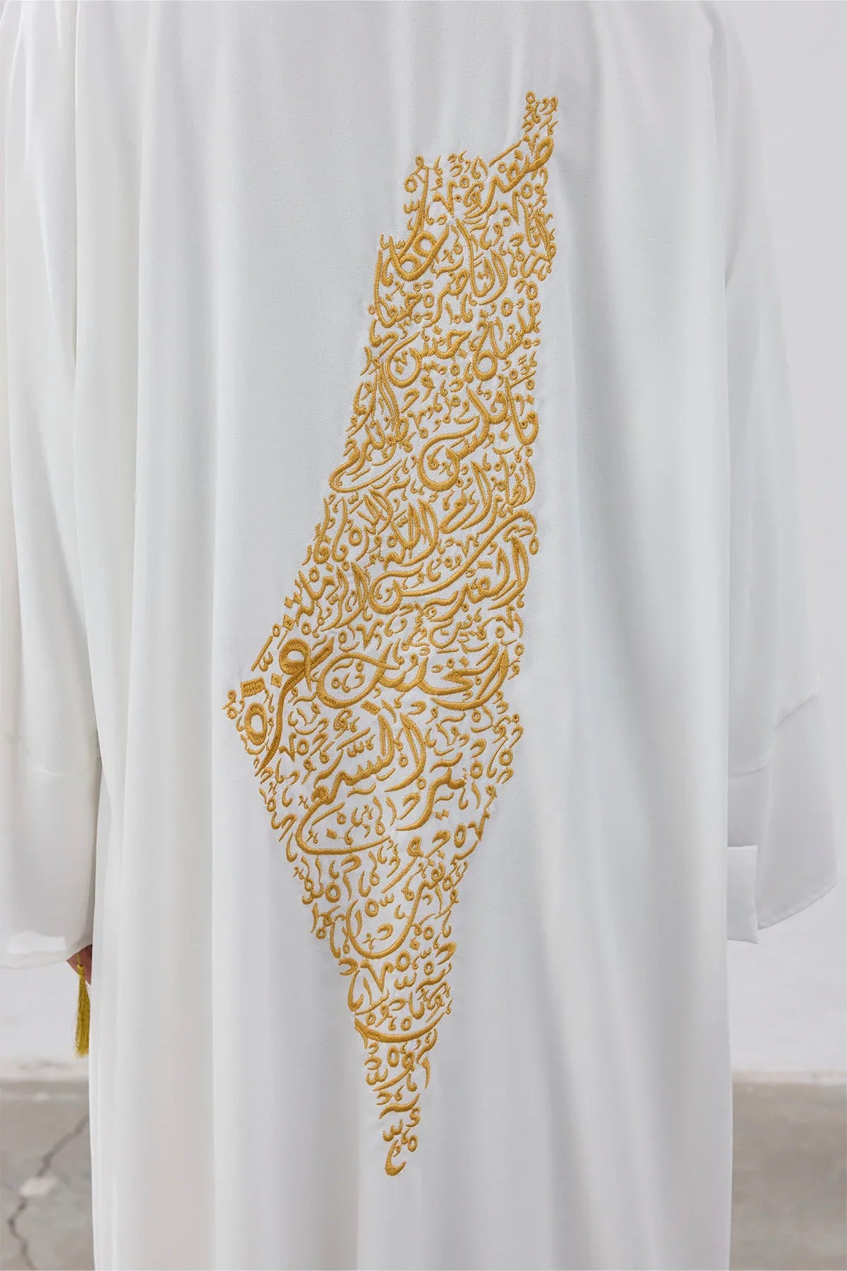 Tasarım Sırt Şehir Haritalı Nakış İşlemeli Abaya - VIADEL Atelier