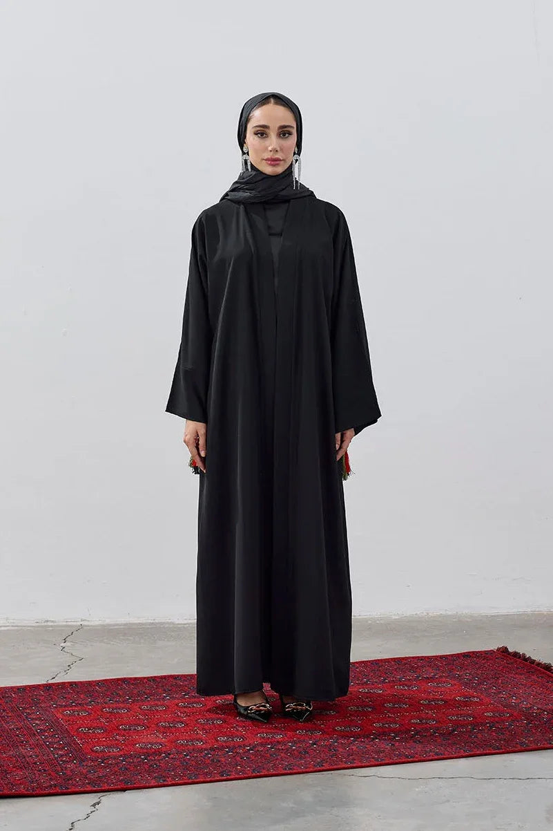 Tasarım Sırt Çiçek Motifli Nakış İşlemeli Abaya - VIADEL Atelier