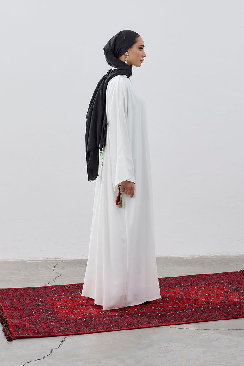 Tasarım Sırt Çiçek Motifli Nakış İşlemeli Abaya