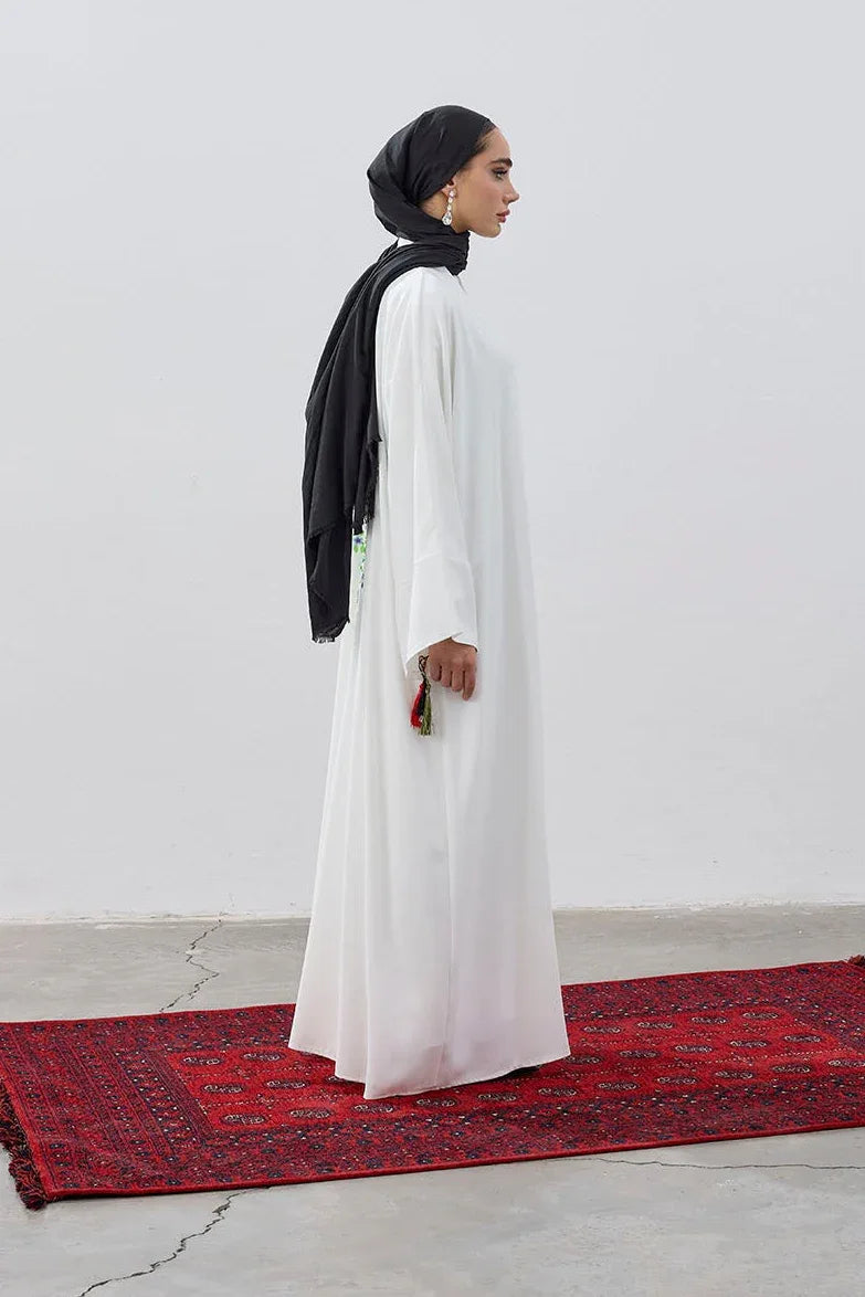 Tasarım Sırt Çiçek Motifli Nakış İşlemeli Abaya - VIADEL Atelier