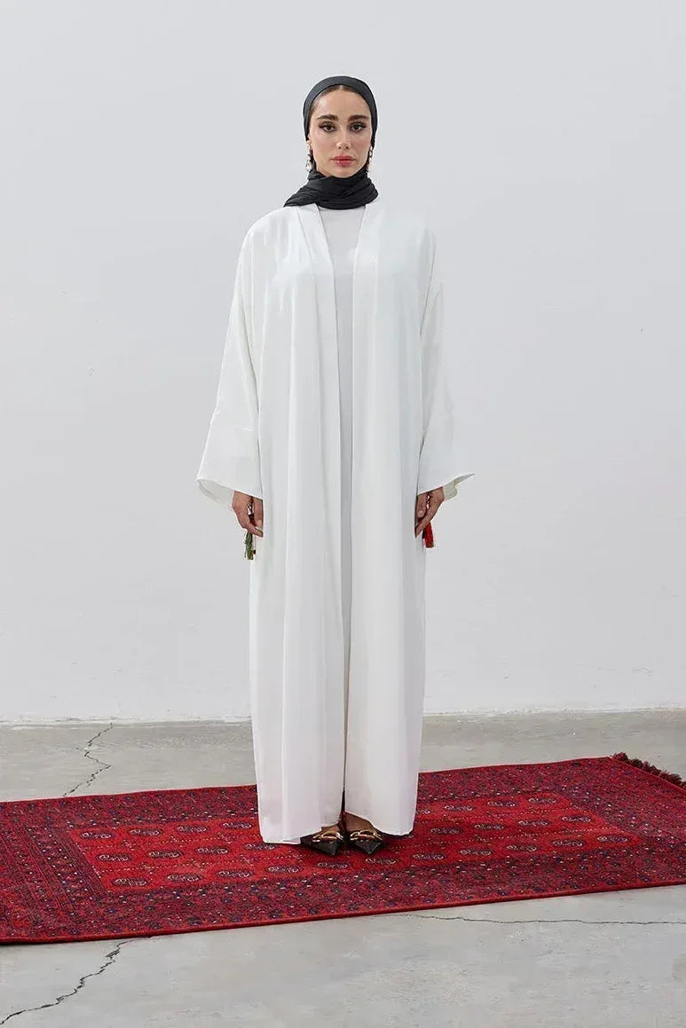 Tasarım Sırt Çiçek Motifli Nakış İşlemeli Abaya - VIADEL Atelier