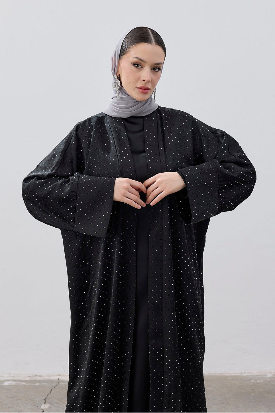 Taşlı Kum Saten Yırtmaçlı Abaya