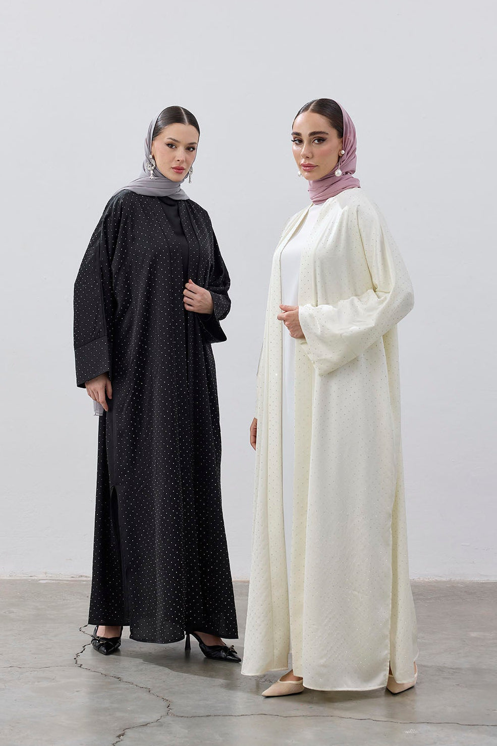 Taşlı Kum Saten Yırtmaçlı Abaya