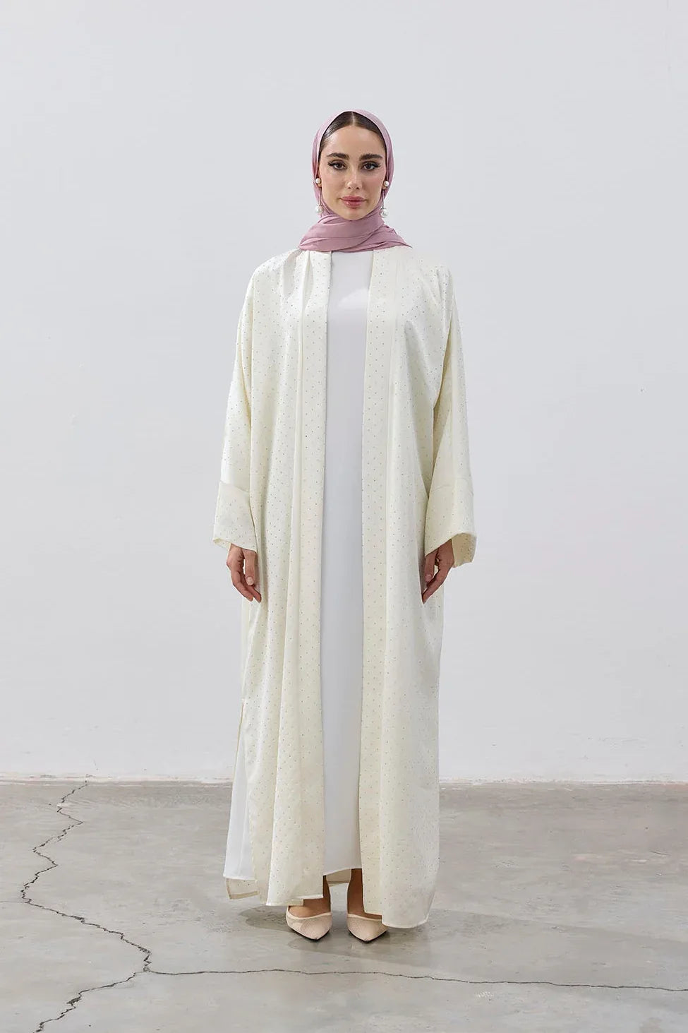 Taşlı Kum Saten Yırtmaçlı Abaya - VIADEL Atelier