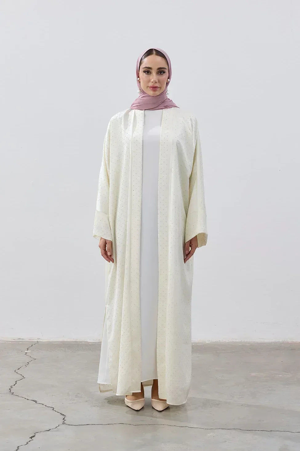 Taşlı Kum Saten Yırtmaçlı Abaya - VIADEL Atelier