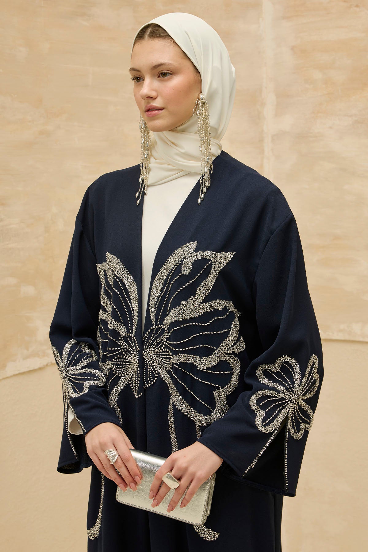 Yonca Taş Boncuk İşlemeli Kol Yırtmaçlı Uzun Lacivert Abaya