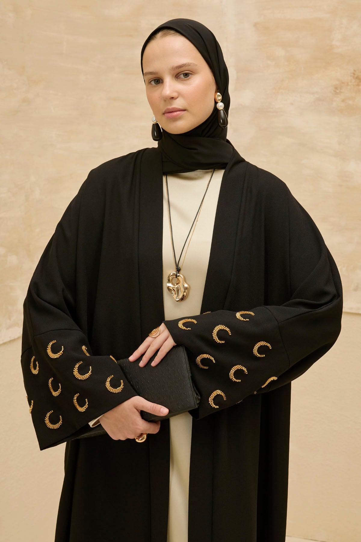 Ramazan Kerim Yazılı Gold Hilal İşlemeli Geniş Kol Uzun Siyah Abaya