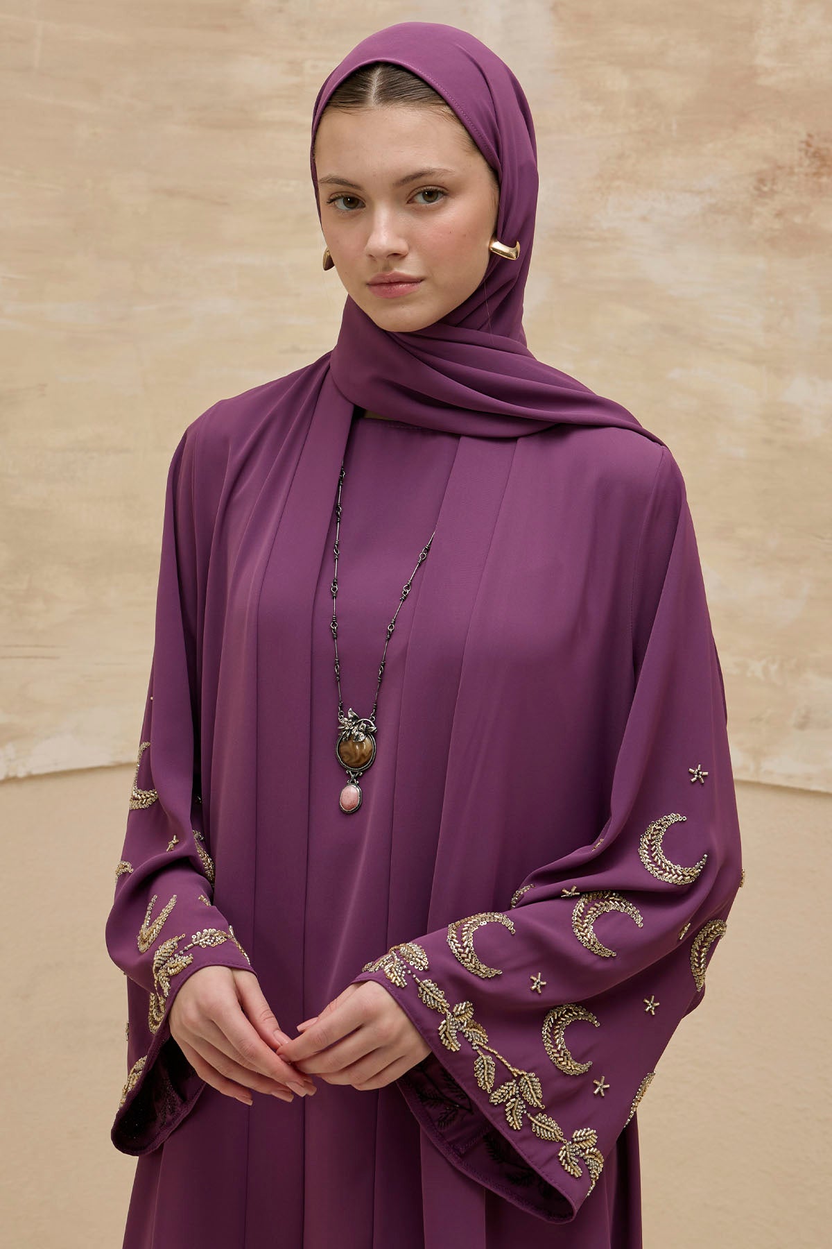 Gold Hilal Yıldız Nakışlı Tesettür Geniş Kol Uzun Mor Abaya