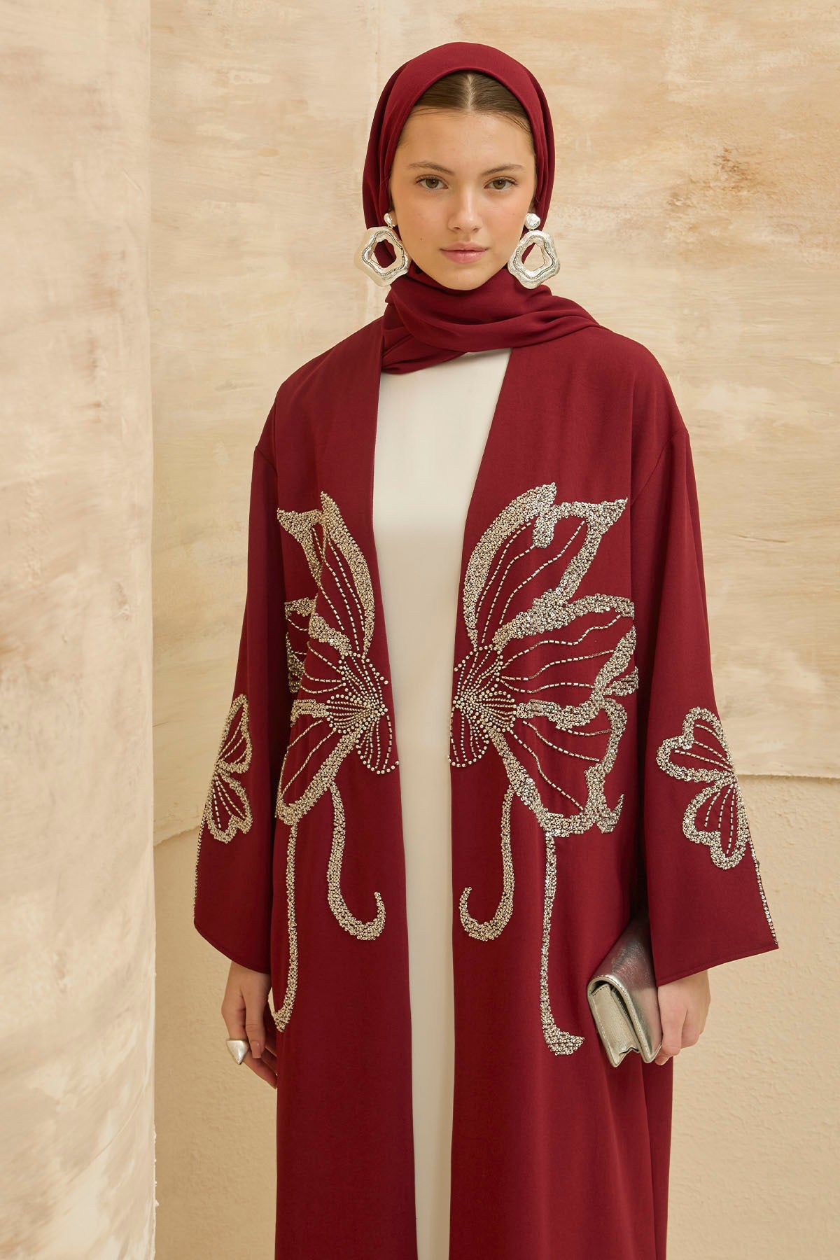 Yonca Taş Boncuk İşlemeli Kol Yırtmaçlı Uzun Bordo Abaya