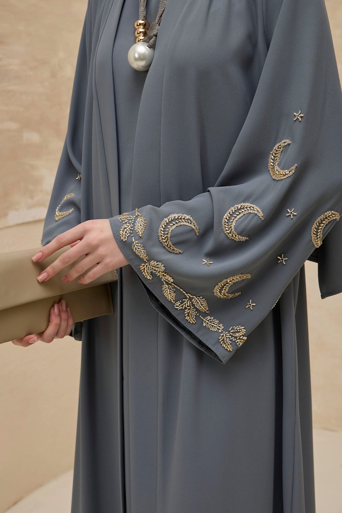 Gold Hilal Yıldız Nakışlı Tesettür Geniş Kol Uzun Gri Abaya