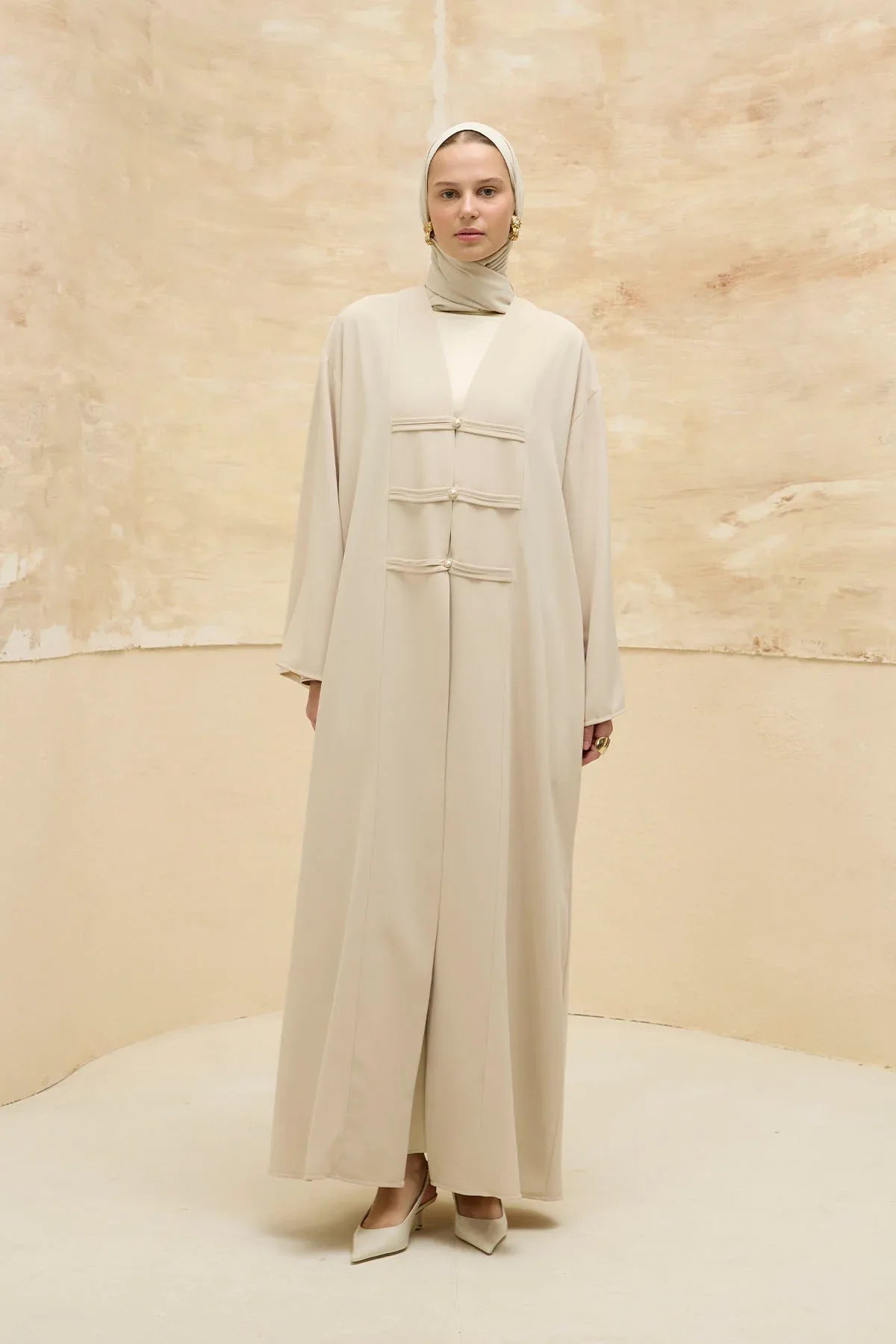 Toggle Detaylı Taş Uzun Abaya