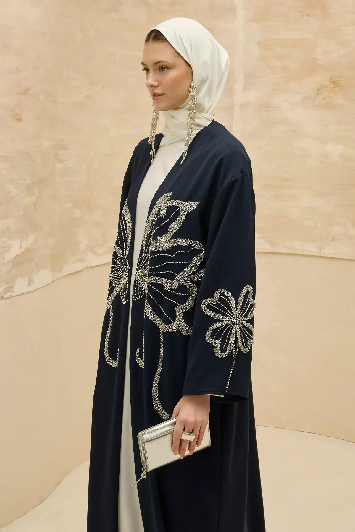 Yonca Taş Boncuk İşlemeli Kol Yırtmaçlı Uzun Lacivert Abaya - VIADEL Atelier