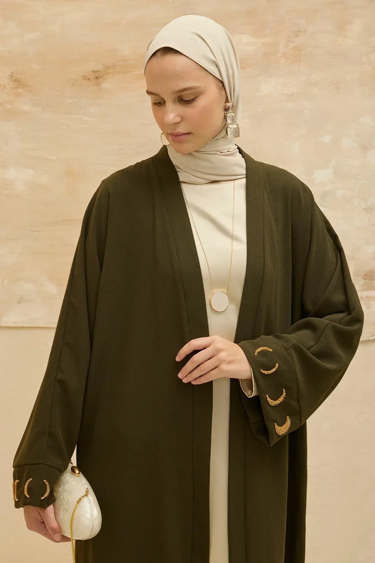 Ramazan Özel Gold Hilalin Evreleri ve Ay Yıldız İşlemeli Tesettür Uzun Haki Abaya - VIADEL Atelier
