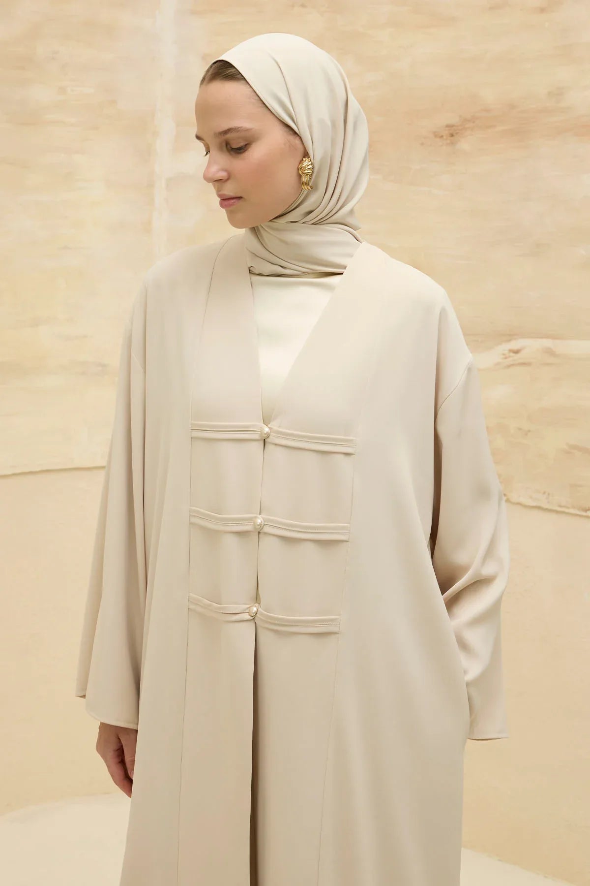 Toggle Detaylı Taş Uzun Abaya