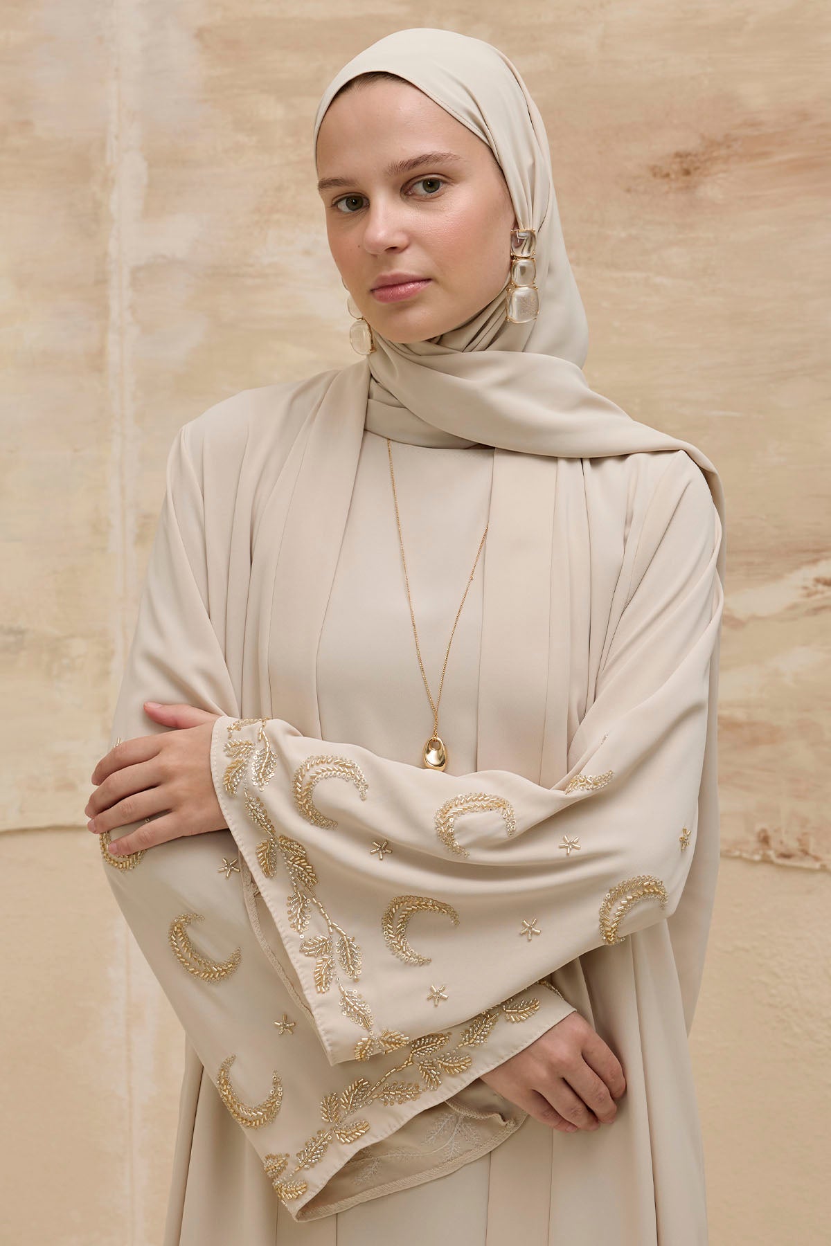 Gold Hilal Yıldız Nakışlı Tesettür Geniş Kol Uzun Taş Abaya