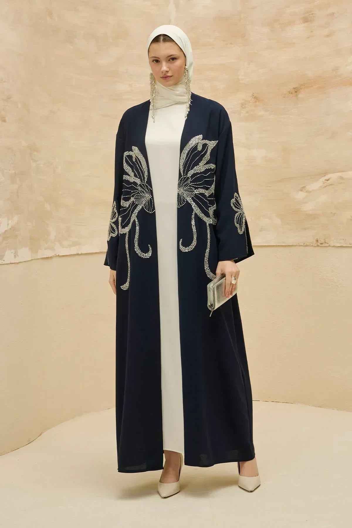 Yonca Taş Boncuk İşlemeli Kol Yırtmaçlı Uzun Lacivert Abaya - VIADEL Atelier
