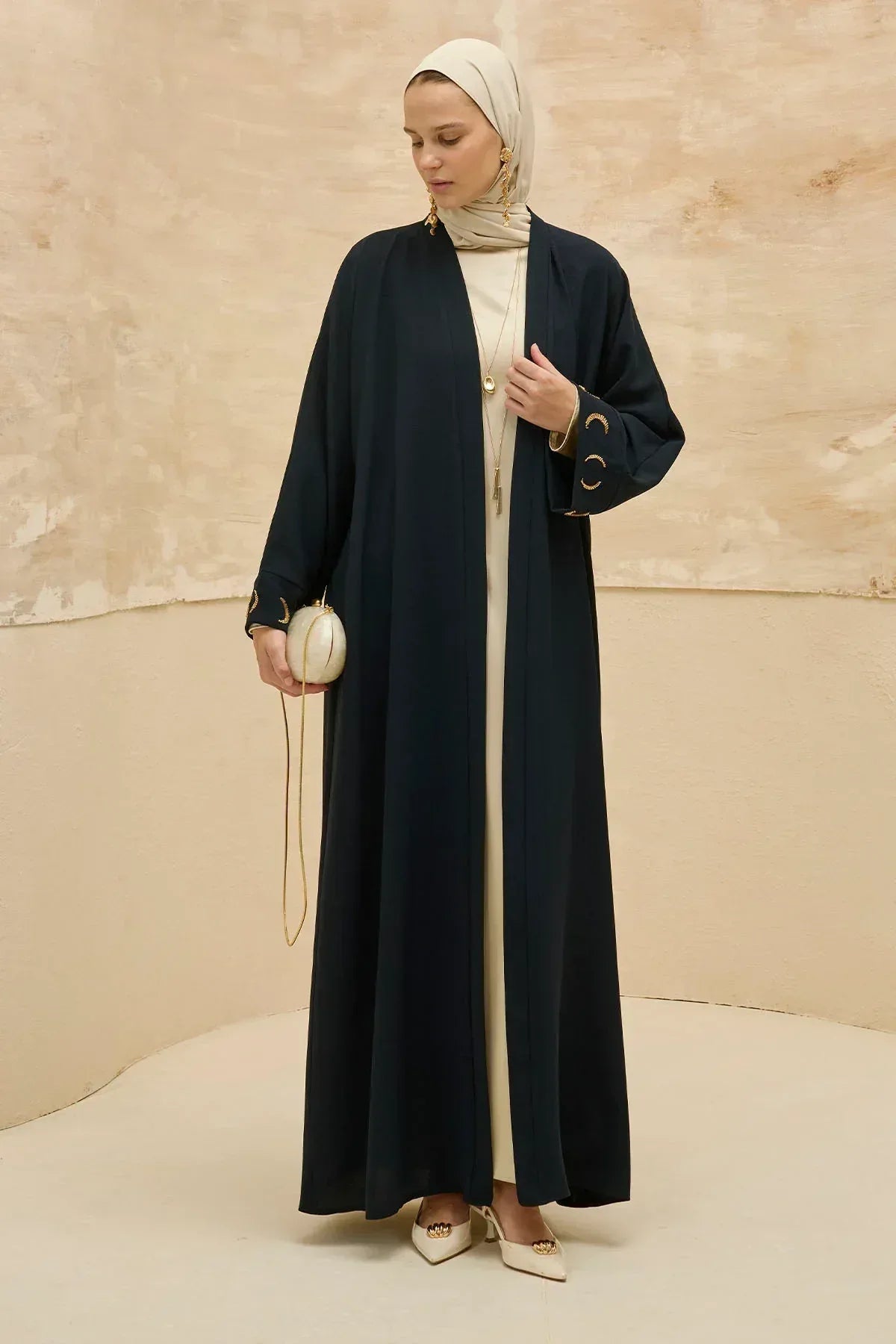 Ramazan Özel Gold Hilalin Evreleri ve Ay Yıldız İşlemeli Tesettür Uzun Lacivert Abaya - VIADEL Atelier