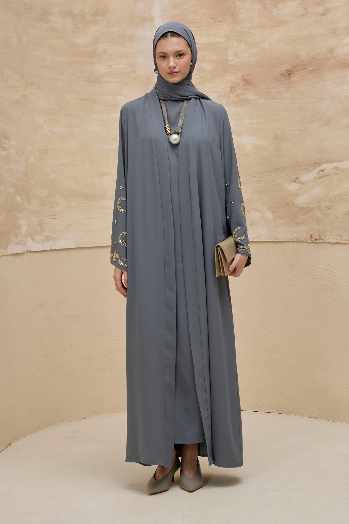 Gold Hilal Yıldız Nakışlı Tesettür Geniş Kol Uzun Gri Abaya