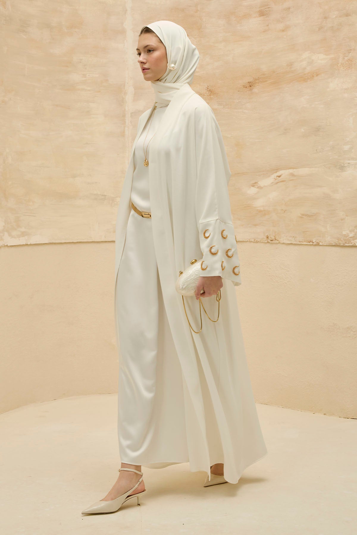 Ramazan Kerim Yazılı Gold Hilal İşlemeli Geniş Kol Uzun Beyaz Abaya