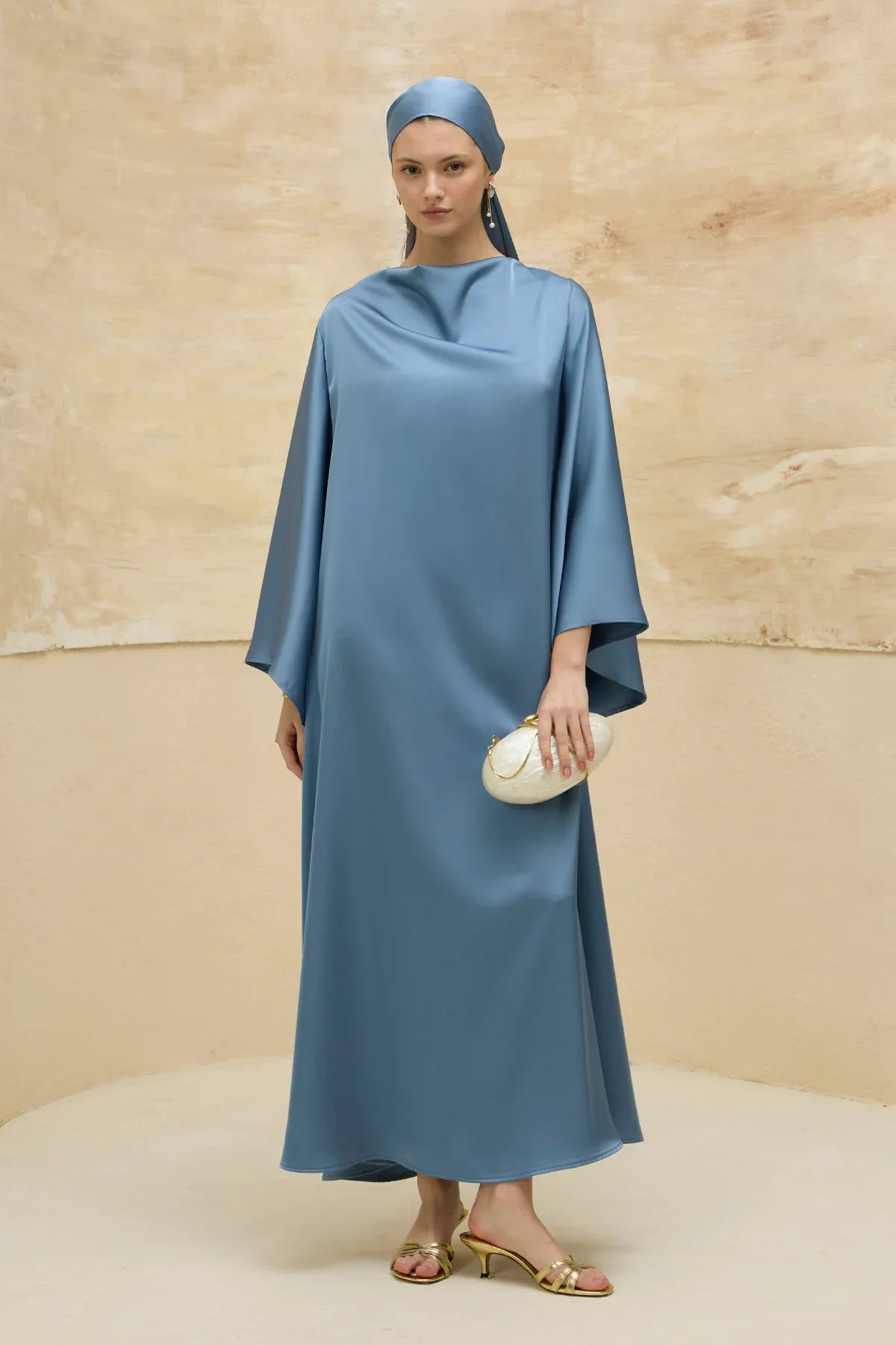 Çift Taraflı Saten Mavi Elbise