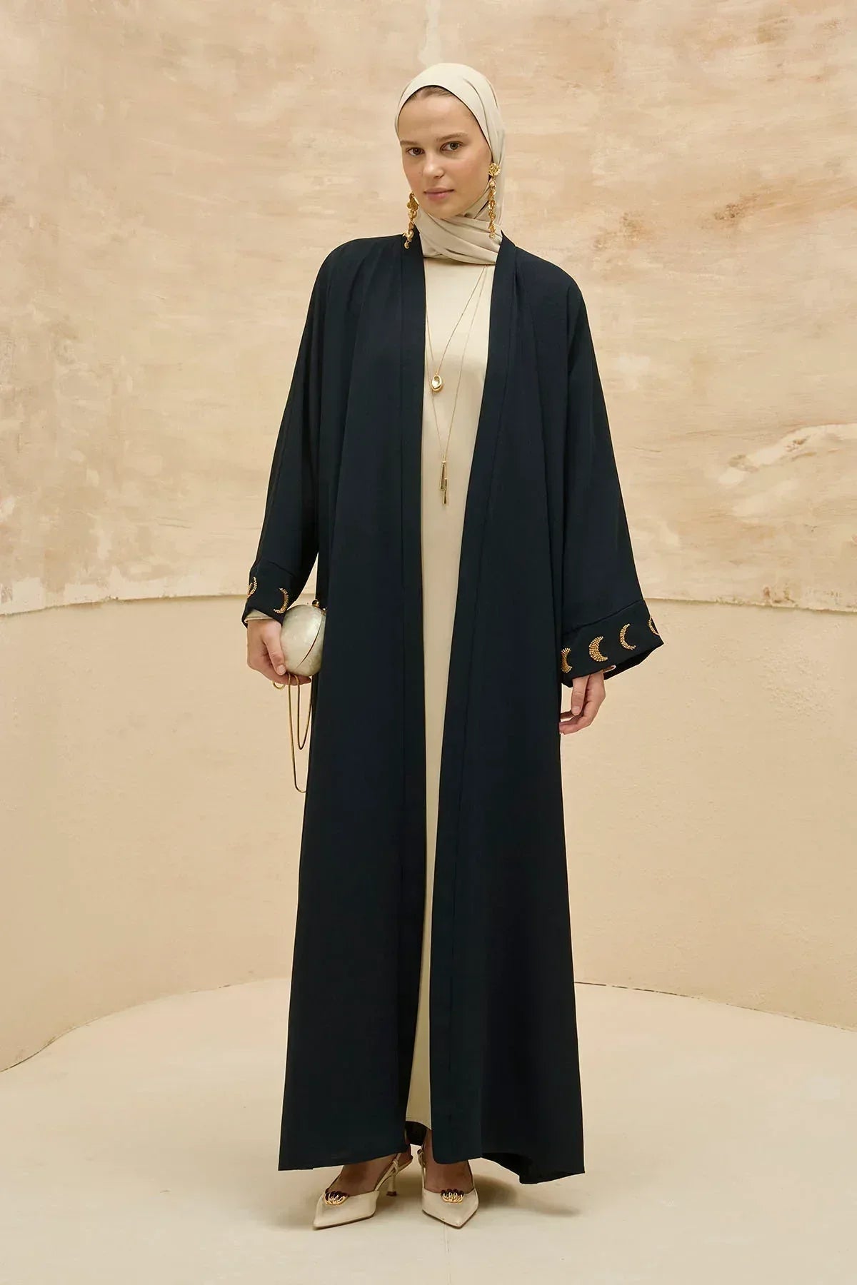 Ramazan Özel Gold Hilalin Evreleri ve Ay Yıldız İşlemeli Tesettür Uzun Lacivert Abaya - VIADEL Atelier