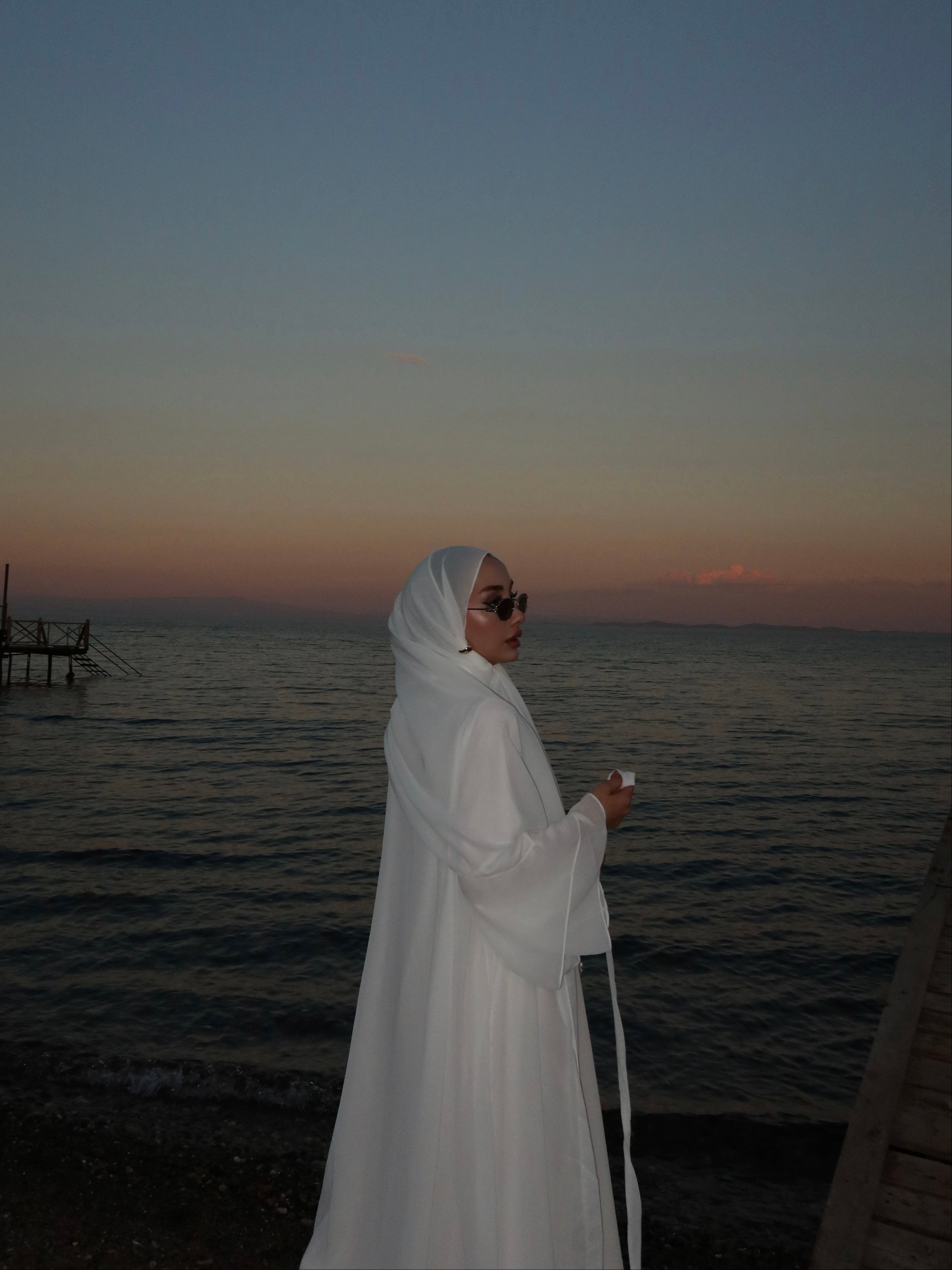Şifon Elbise Şal Aksesuarlı Beyaz Üçlü Abaya Takım