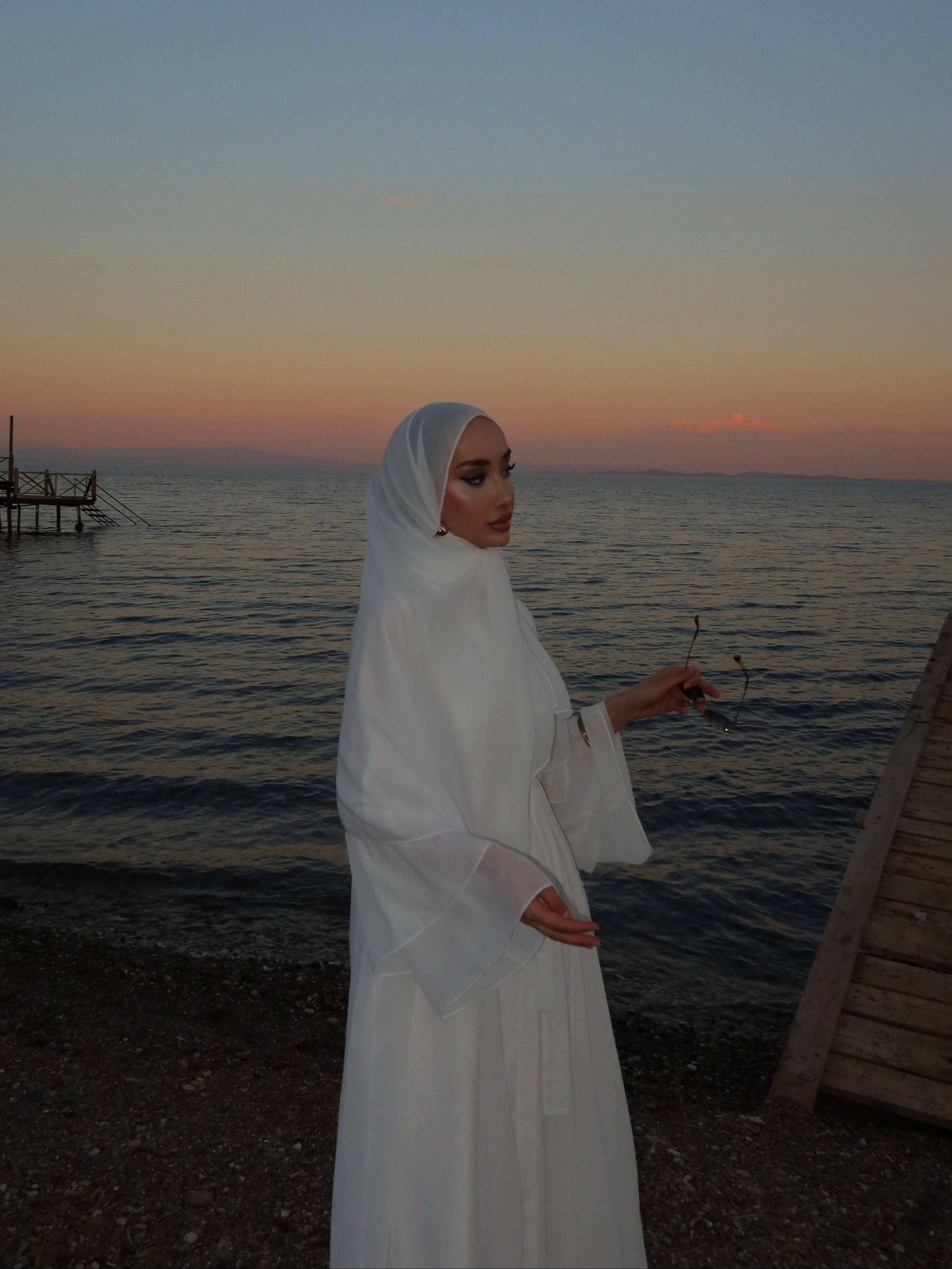 Şifon Elbise Şal Aksesuarlı Beyaz Üçlü Abaya Takım