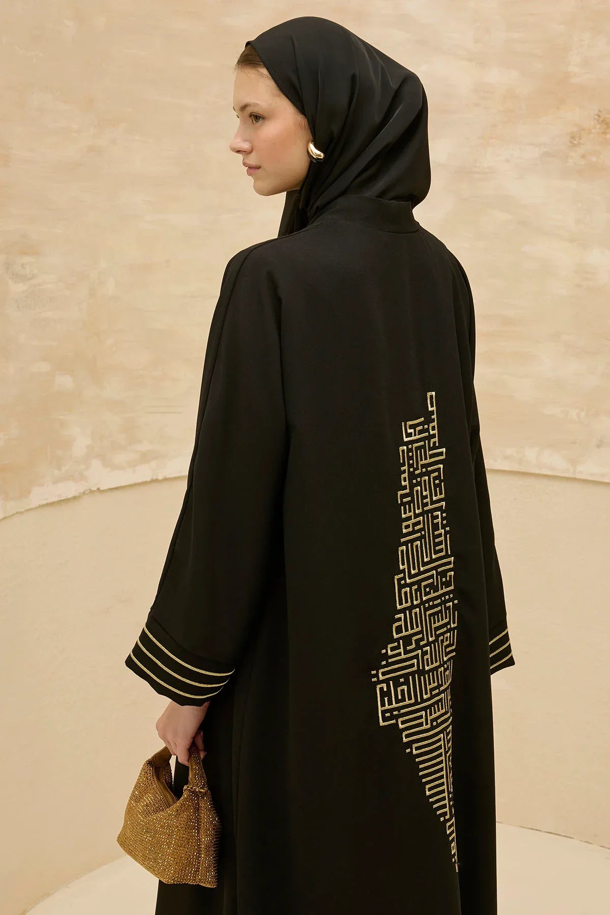 Tasarım Sırt Geometrik Şehir Haritalı Nakış İşlemeli Siyah Abaya