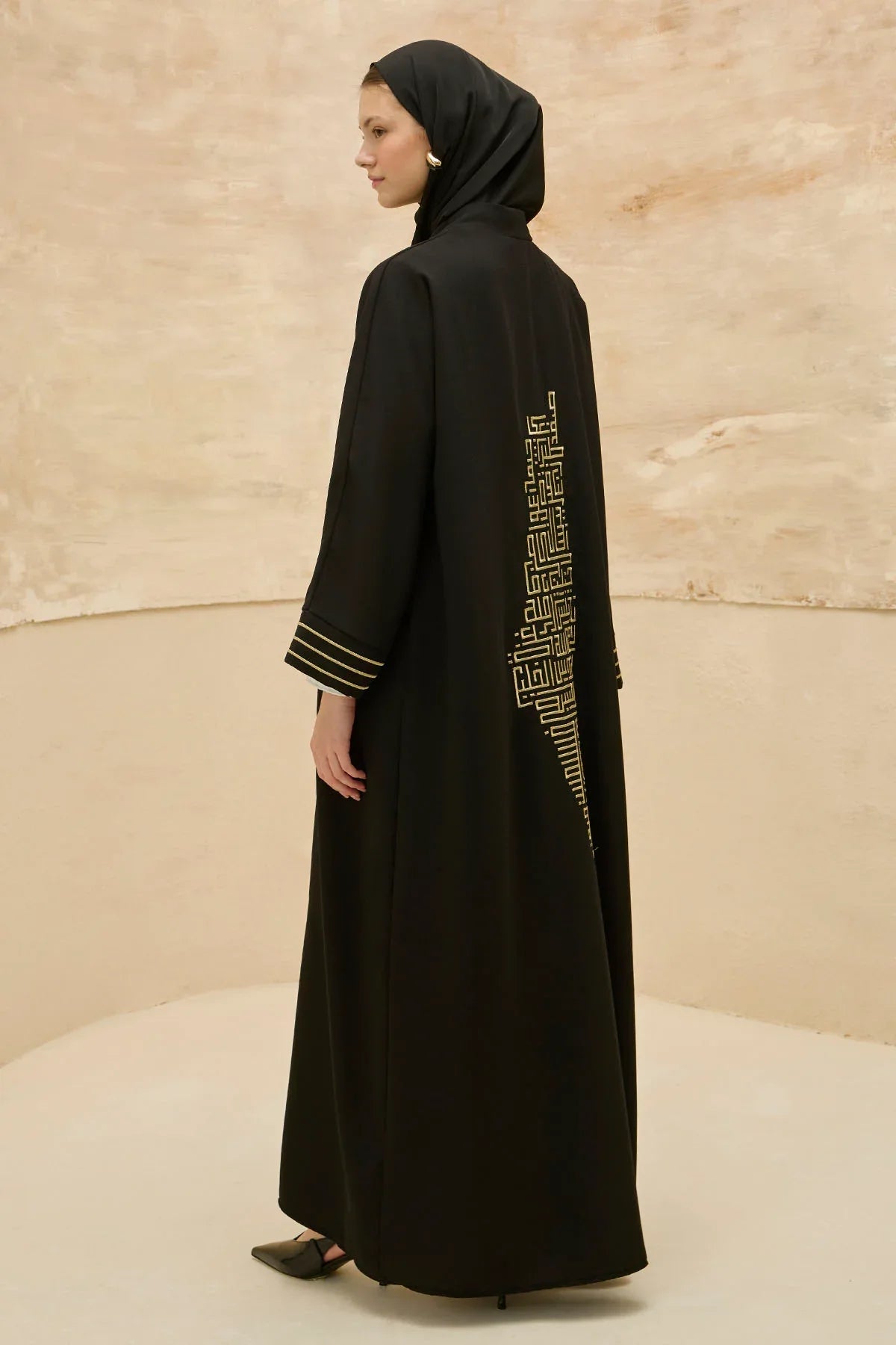 Tasarım Sırt Geometrik Şehir Haritalı Nakış İşlemeli Siyah Abaya