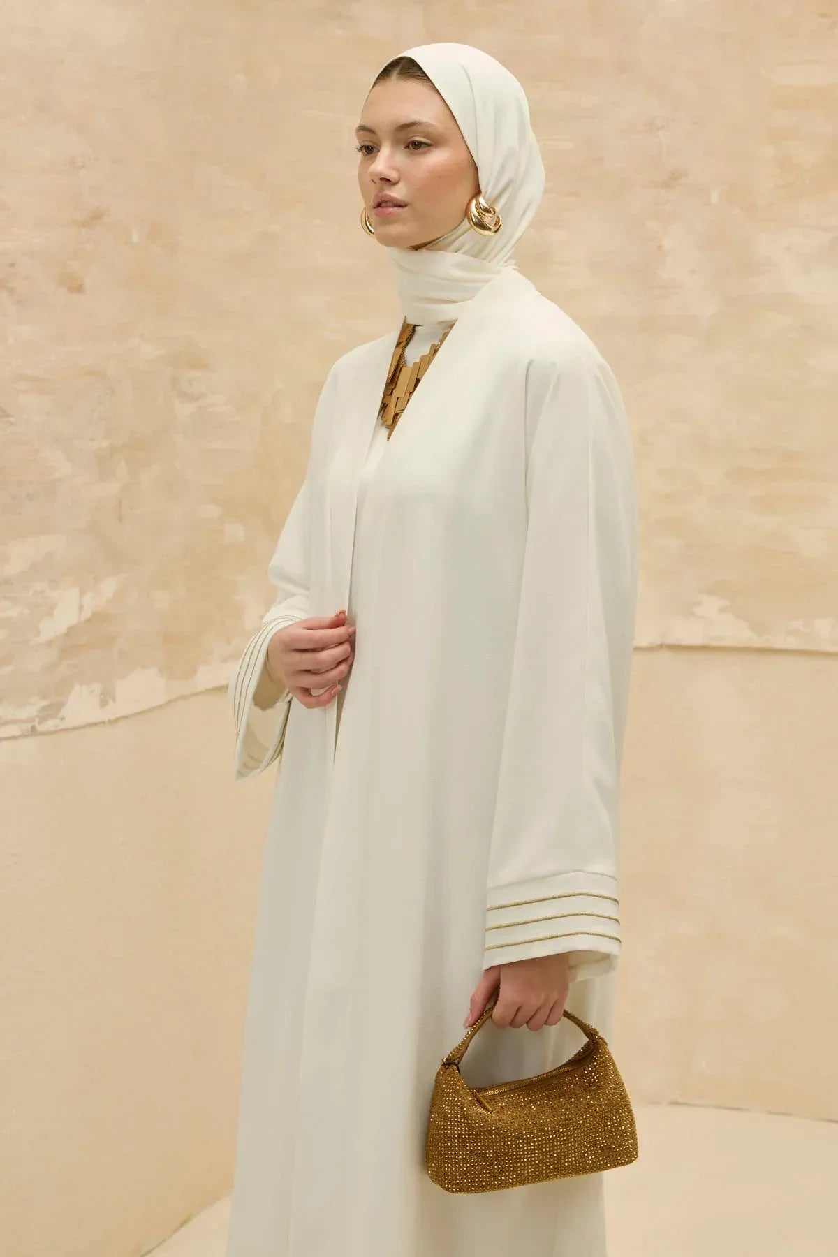 Tasarım Sırt Geometrik Şehir Haritalı Nakış İşlemeli Beyaz Abaya