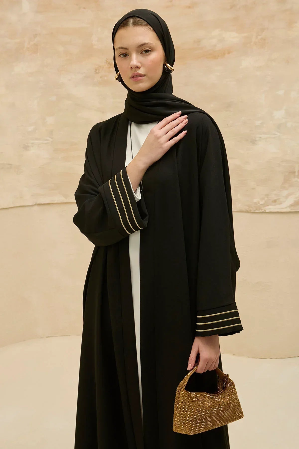 Tasarım Sırt Geometrik Şehir Haritalı Nakış İşlemeli Siyah Abaya