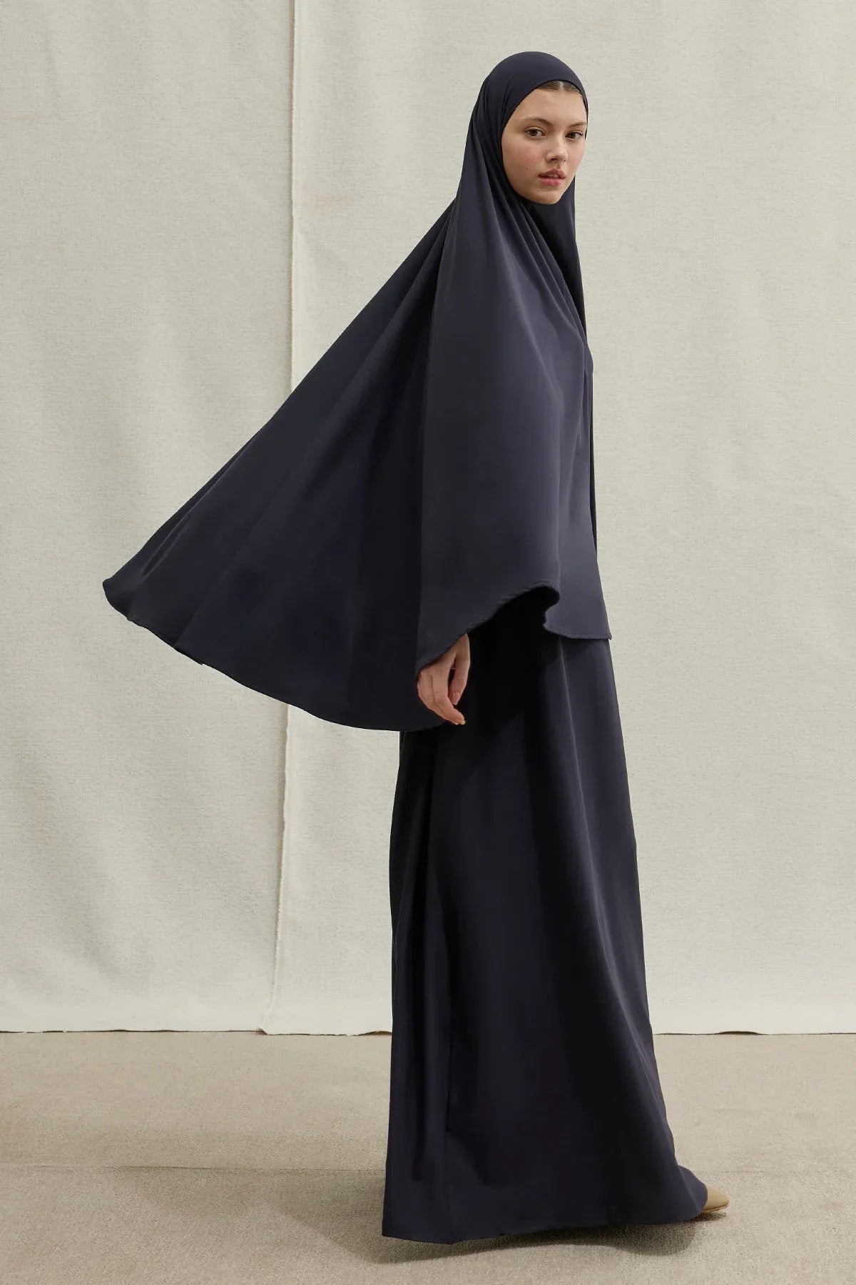 Harem Akışkan Khimar Lacivert İkili Takım