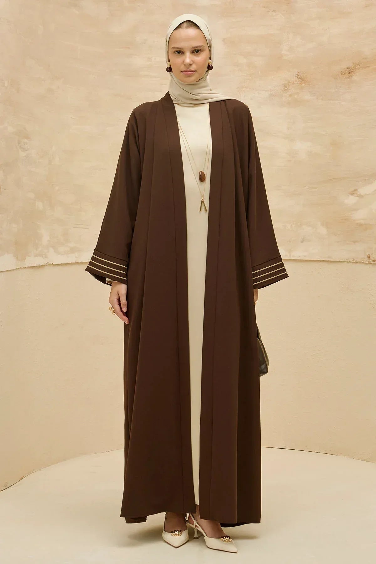 Tasarım Sırt Geometrik Şehir Haritalı Nakış İşlemeli Kahverengi Abaya