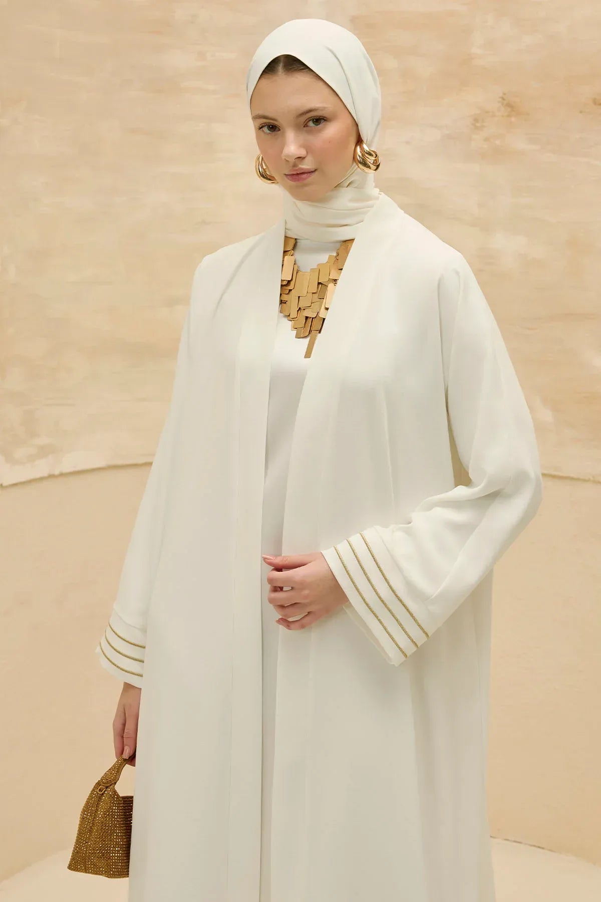 Tasarım Sırt Geometrik Şehir Haritalı Nakış İşlemeli Beyaz Abaya