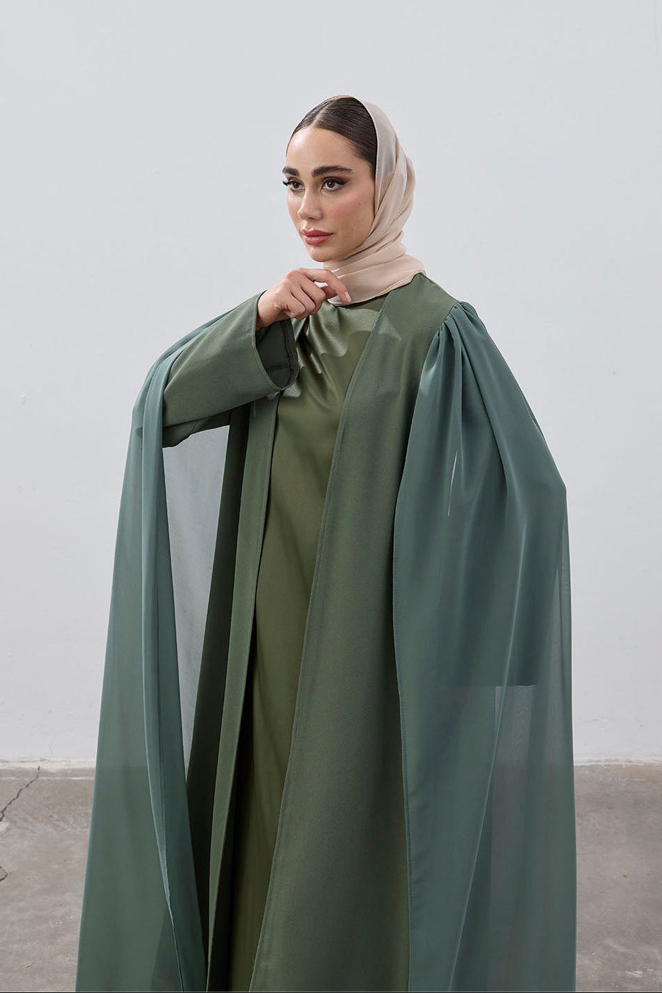 Haki Yeşil Şifon Pelerin Abaya