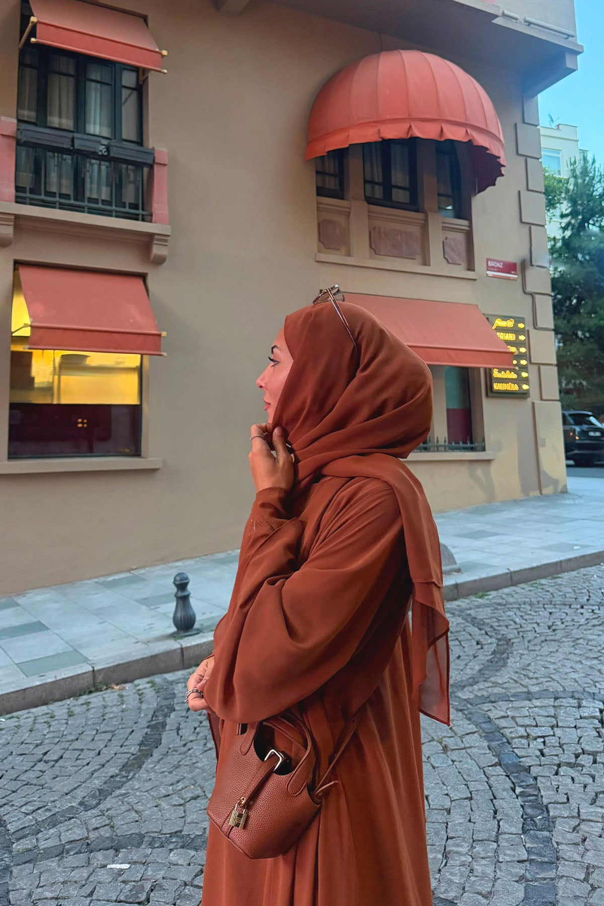 Şifon Elbise Şal Aksesuarlı Taba Üçlü Abaya Takım